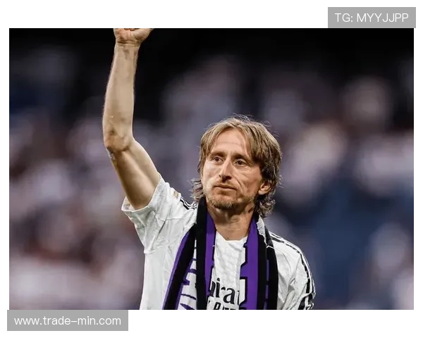 国家德比对阵巴萨中场：莫德里奇的经典表现